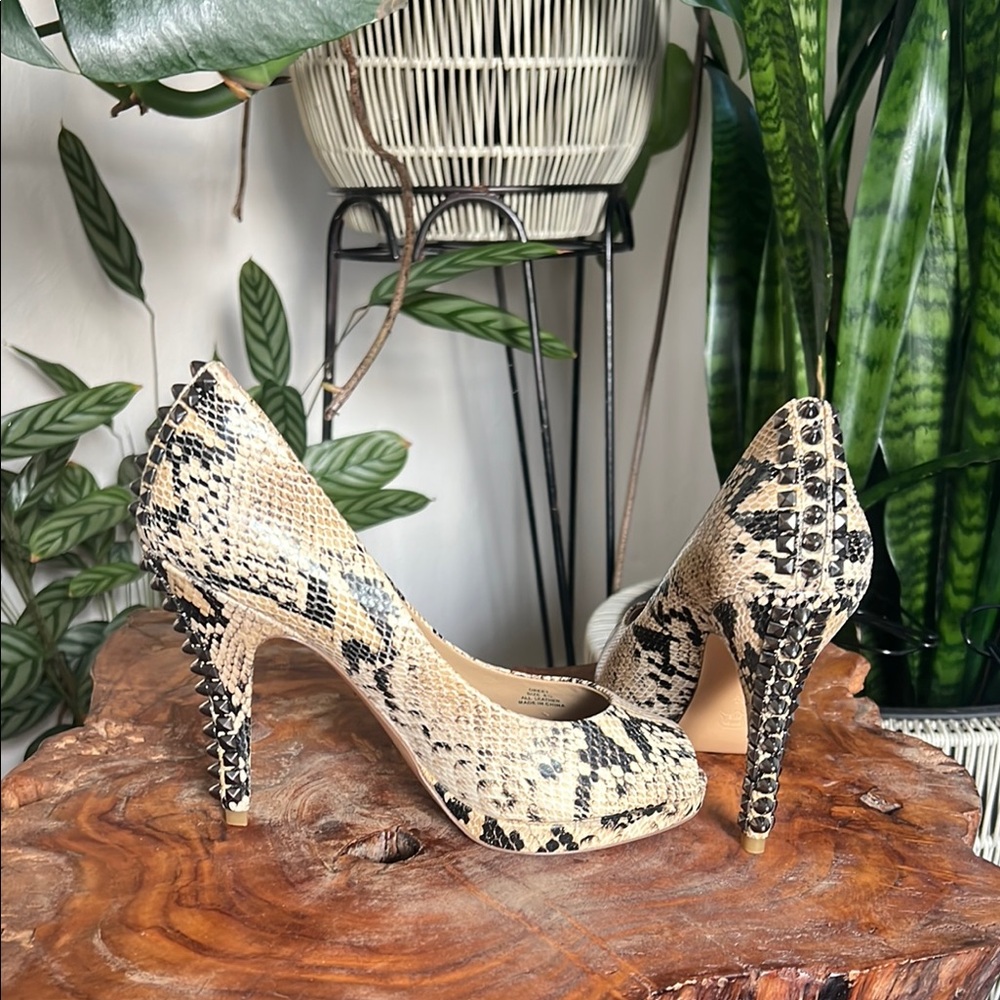 BCBGMaxAzria Cream and Black Stiletto Heels